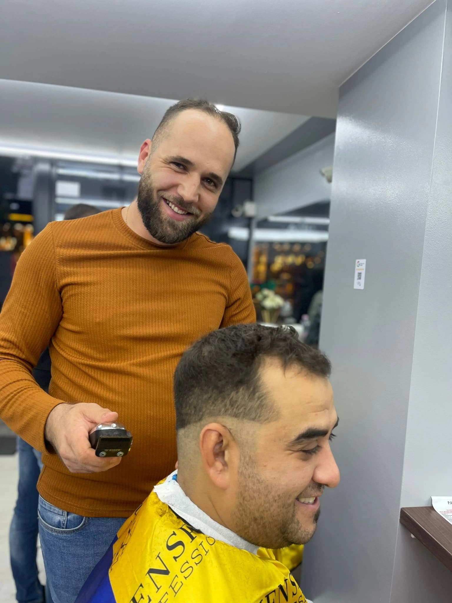 Curs frizerie Pitești — cursant pe model real 17
